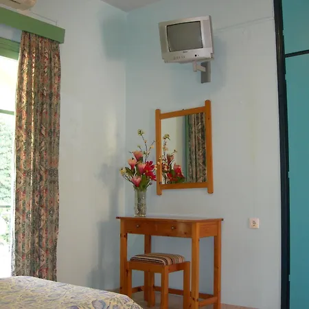 Ξενοδοχείο με διαμερίσματα Karmar 3*