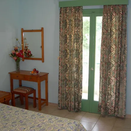 Hotel apartamentowy Karmar Dassia (Corfu)