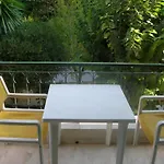 Karmar Aparthotel 3*
