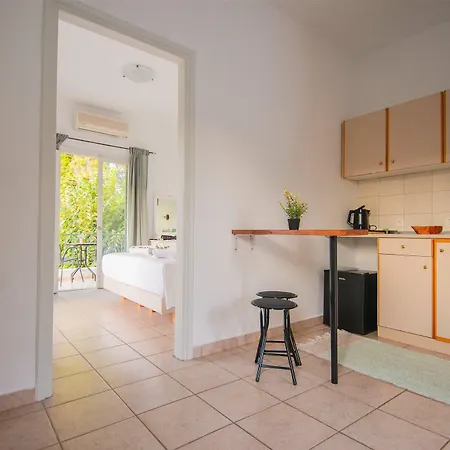 Hotel de apartamente Karmar Dassia (Corfu)