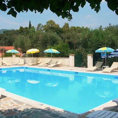 Hotel de apartamente Karmar Dassia (Corfu)
