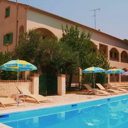 Hotel de apartamente Karmar Dassia (Corfu)